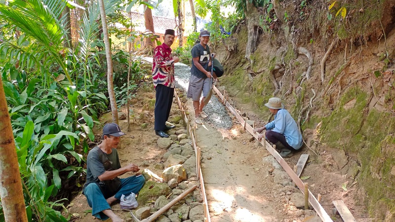 KALIREJO MEMBANGUN 